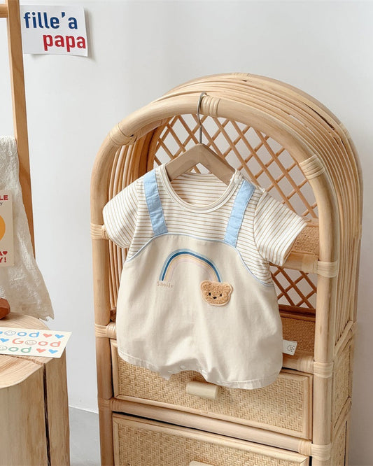 جمبسوت أطفال مخطط بأكمام قصيرة على شكل دب