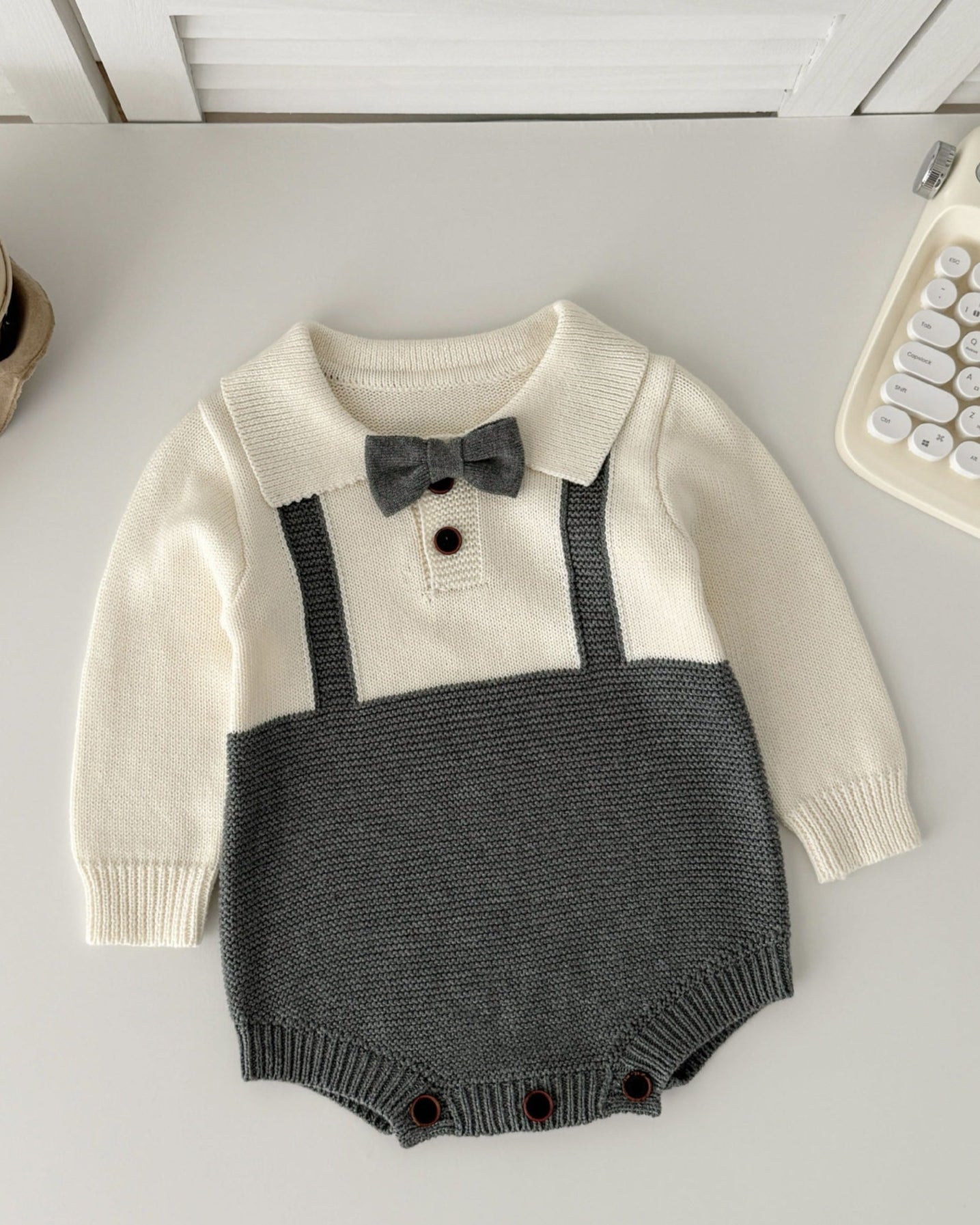 Tie Decor Long Sleeve Knitted Baby Romper