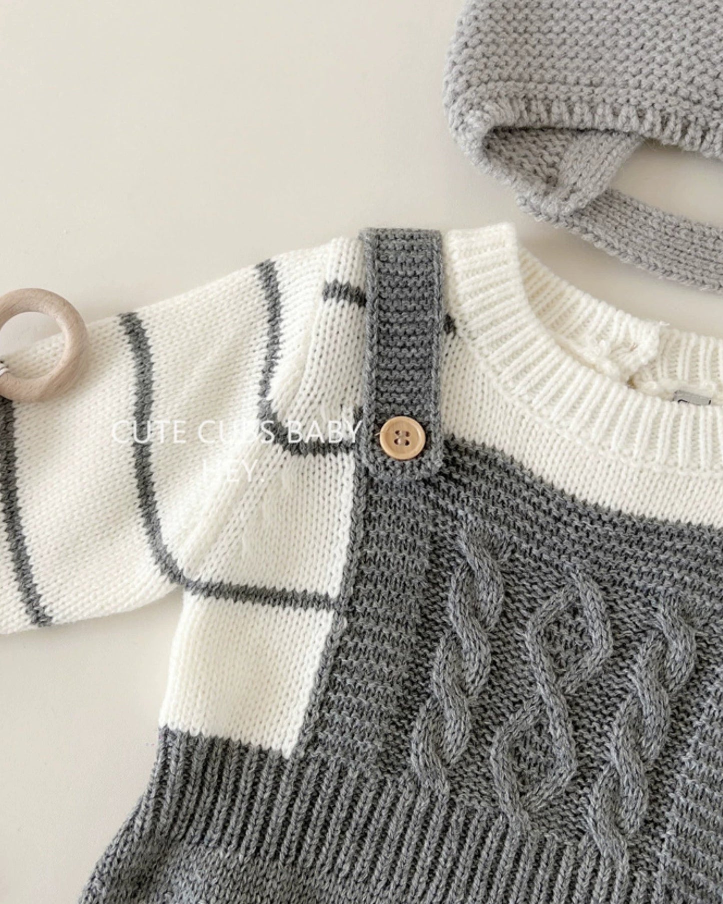 Fake Two Pieces Striped Knitted Baby Romper