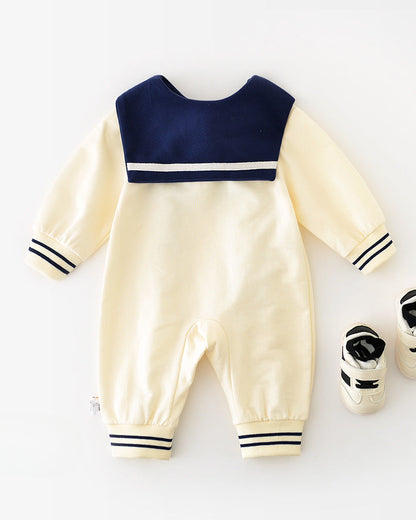 Baby jumpsuit with navy collar and bear detail